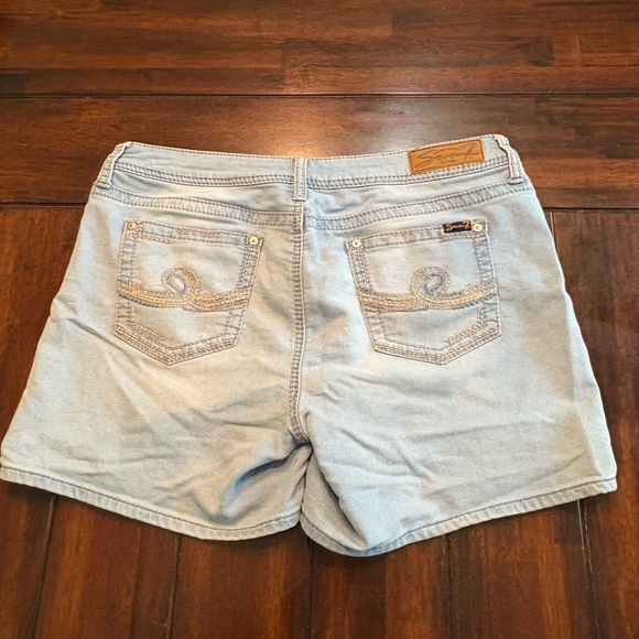 Set of 4 Denim and Black Shorts, Women’s size 14 - Picture 5 of 9